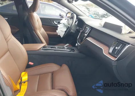 2025 Volvo V60 Cross Country B5 Ultra from USA, damaged, VIN YV4L12WL9S2147185